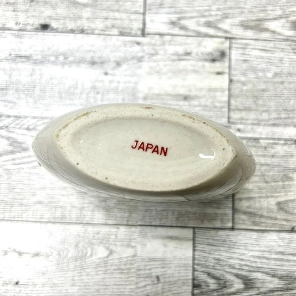 Japanese Vintage Beige Oval Peacock Vase